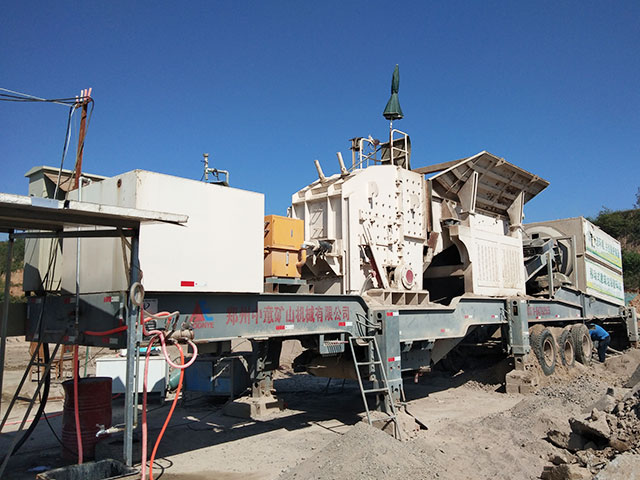 河南鞏義：中意移動破碎站處理建筑垃圾現(xiàn)場